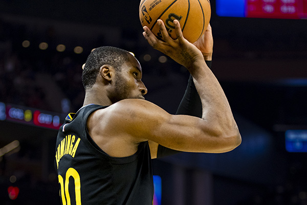 从<a href=/lanqiugengduo/cavs/ target=_blank class=infotextkey>骑士</a>到太阳的蜕变！凯文-约翰逊以自身经历开导库明加