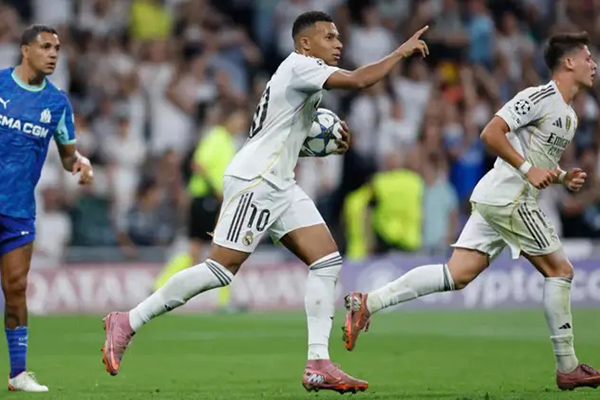 <a href=/zuqiugengduo/ouguan/ target=_blank class=infotextkey>欧冠</a>-皇马2-1马赛取欧冠开门红，姆巴佩点射双响，卡瓦哈尔染红