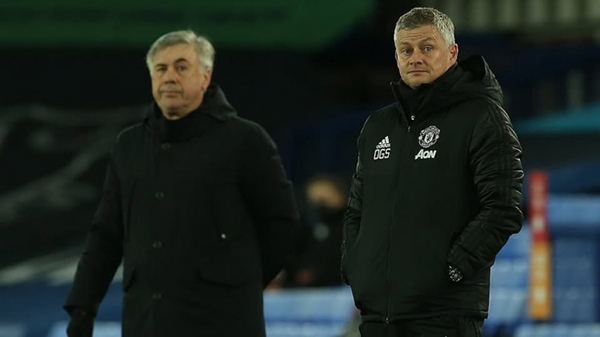 索帅爆梗：官员打趣安帅接鞭，安帅连喊“曼联压力扛不住”！