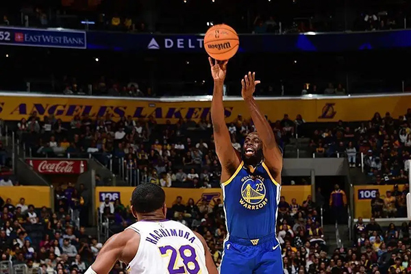 湖人126-116力克勇士：新援闪光替补给力，詹东缺阵仍显强势