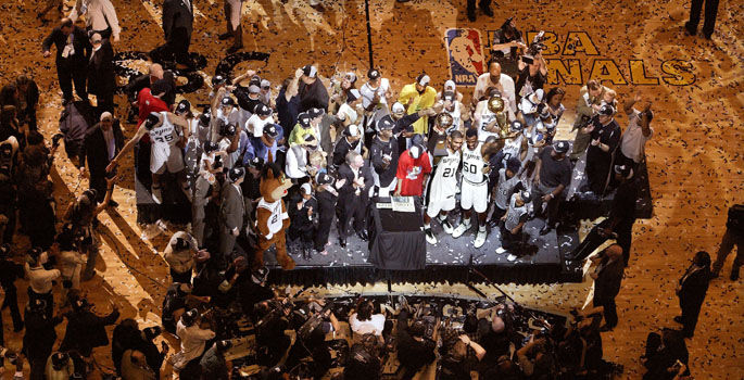 NBA编年史(2002-03):姚明来了! <a href=/lanqiugengduo/spurs/ target=_blank class=infotextkey>马刺</a>复仇<a href=/lanqiugengduo/lakers/ target=_blank class=infotextkey>湖人</a>