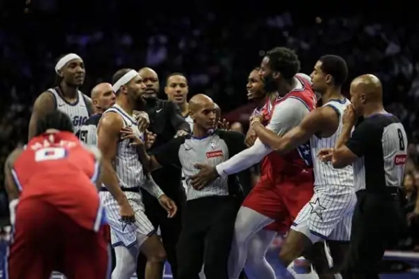 魔术41分狂胜76人 东部格局生变