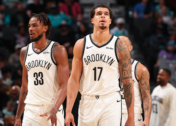 篮网惨败黄蜂，19岁新秀杰明成唯一亮点