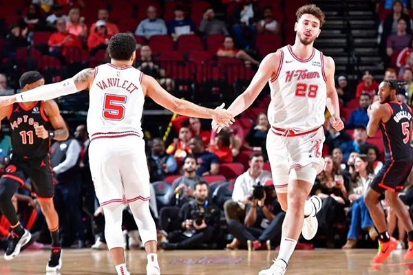 杜兰特领军，火箭淬炼冠军相 阵容升级目标直指总冠军