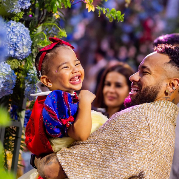 内马尔女儿2岁生日派对奢华曝光:64万欧元打造童话庆典