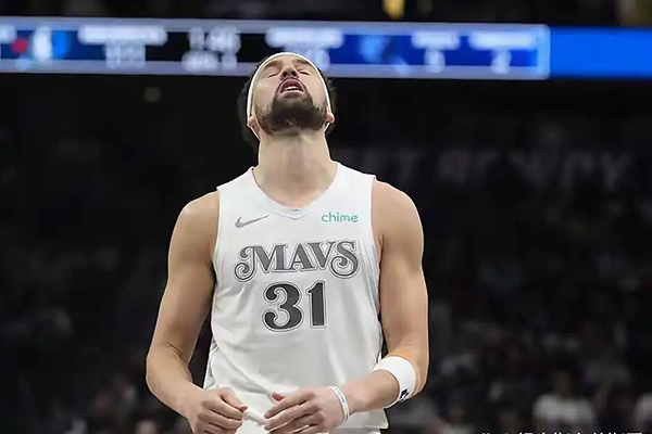 克莱·汤普森季前赛状态与“水花兄弟”传奇延续之盼