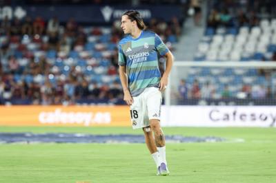 皇马5000万挖到左路铁闸！22岁A费7场全勤，<a href=/zuqiugengduo/manlian/ target=_blank class=infotextkey>曼联</a>痛失瑰宝？