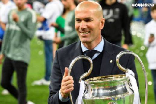 现在的齐达内再度执教皇马,目前让皇马位居西甲榜首