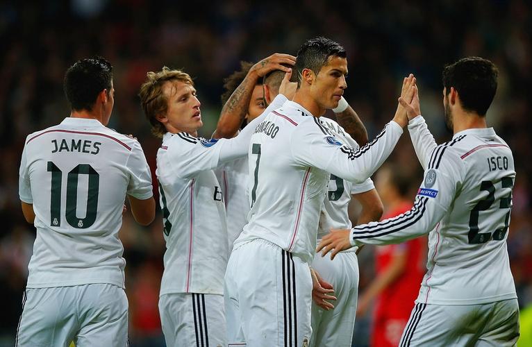 C罗在皇马的时候,那时候的皇马各种赛事都是顶尖